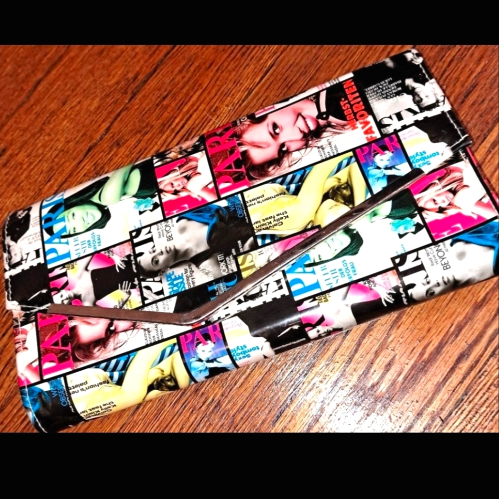 Vintage Clutch Large Magazine Celebrity Design Clean Unique